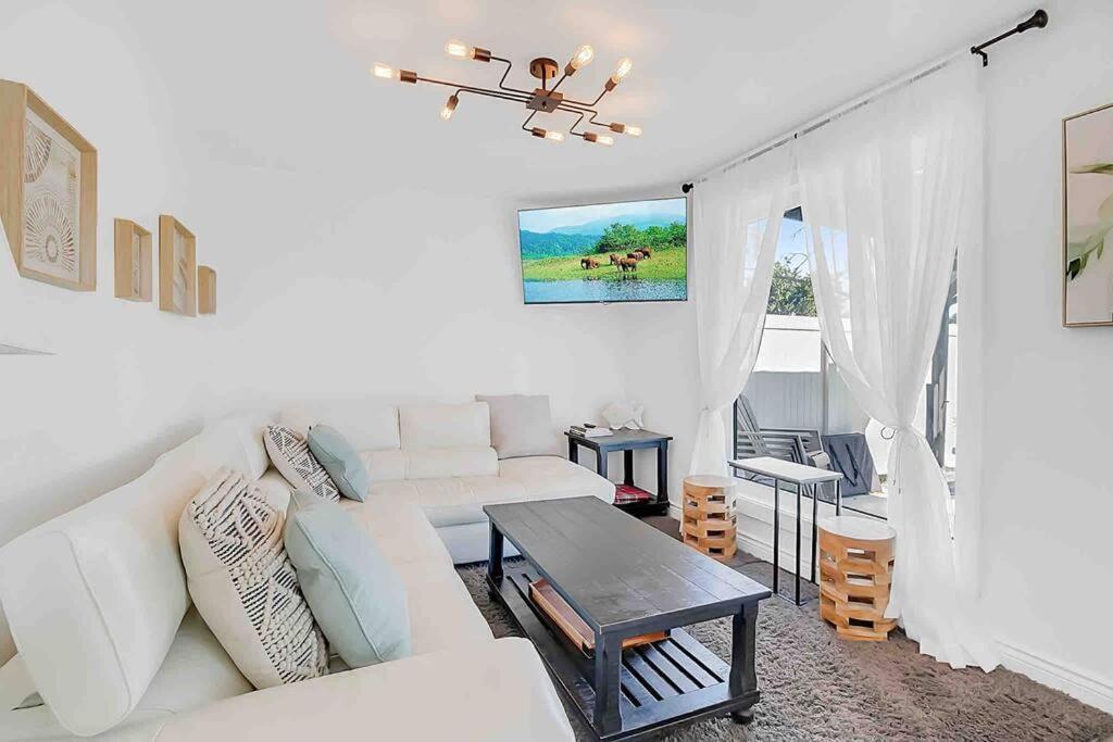 2 Bedroom Getaway On The River/Close To Marina Belle River Eksteriør bilde