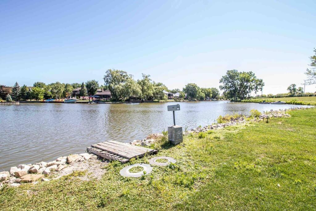 2 Bedroom Getaway On The River/Close To Marina Belle River Eksteriør bilde