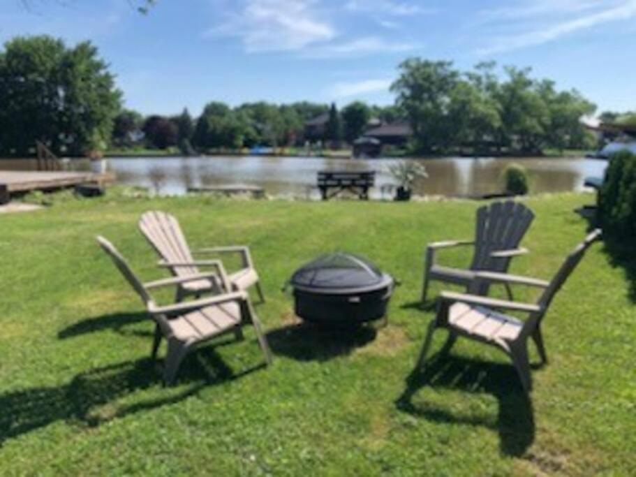 2 Bedroom Getaway On The River/Close To Marina Belle River Eksteriør bilde